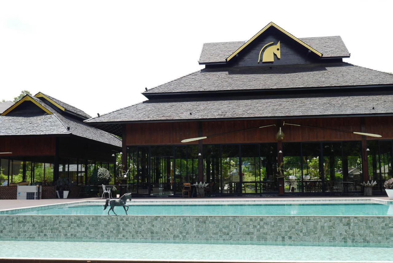 Phumontra Resort Nakhon Nayok Exterior photo